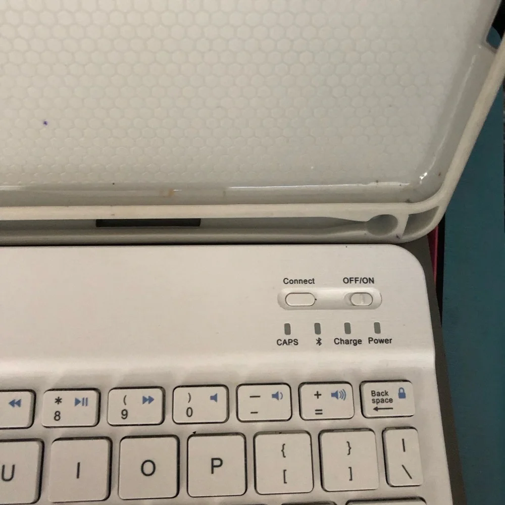 I pad air 2 keyboard case